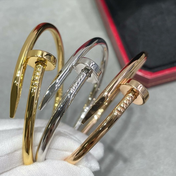 🌟New Gold Plated Over Stainless Steel Nail Clou Bracelet - Picture 4 of 12